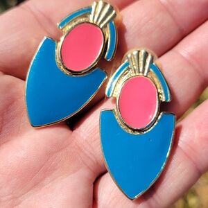 Vintage 80's Retro Turquoise Salmon on Gold Tone Metal Enamel earrings gorgeous